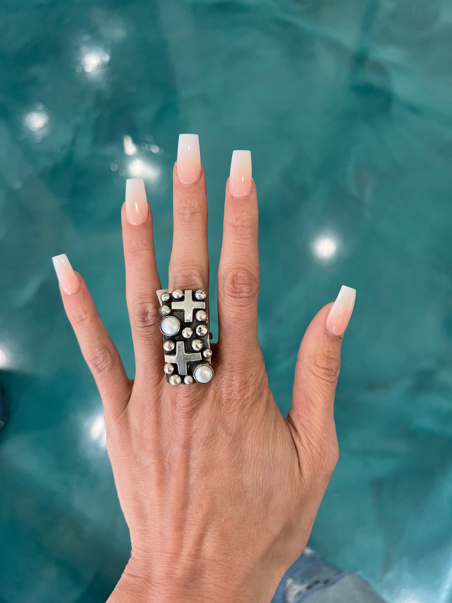 The Kuna - Fresh Water Pearls